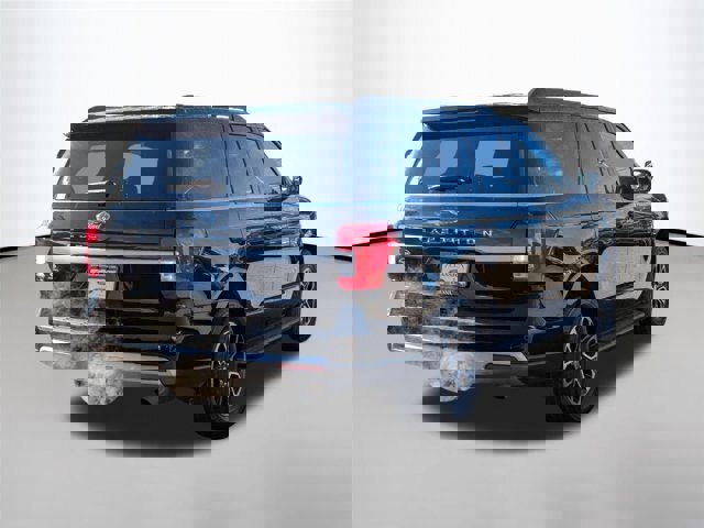 Certified 2024 Ford Expedition XLT image 8