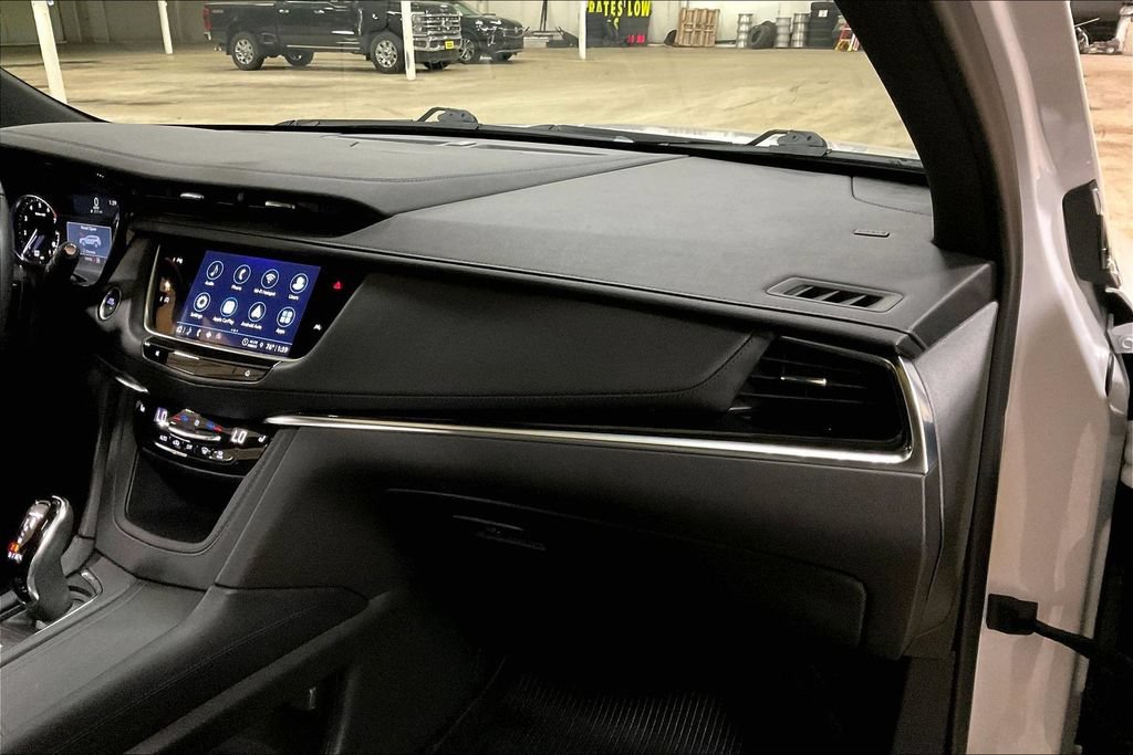 Used 2024 Cadillac XT6 Luxury w/ LPO, Floor Liner Package AWD/4WD image 15