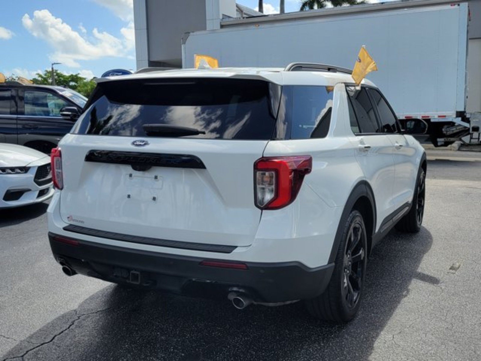 Certified 2022 Ford Explorer ST-Line w/ Class IV Trailer Tow Package RWD image 7