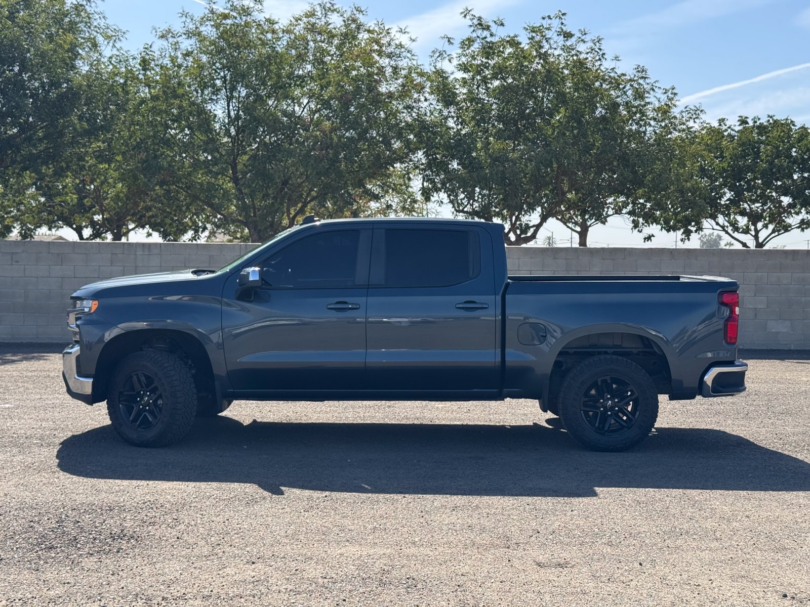 Used 2021 Chevrolet Silverado 1500 LT AWD/4WD image 7