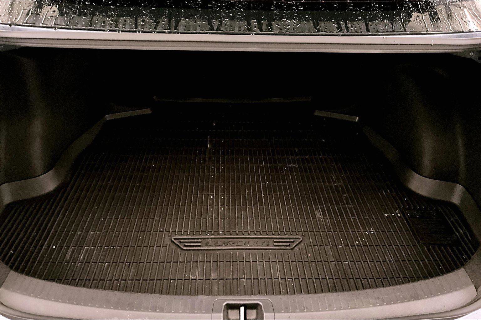 Used 2024 Toyota Corolla SE image 33