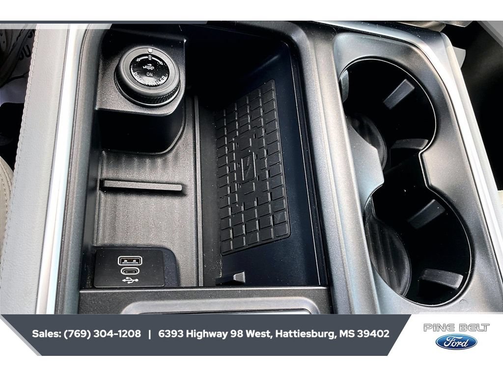 Certified 2025 Ford Expedition Platinum AWD/4WD image 24