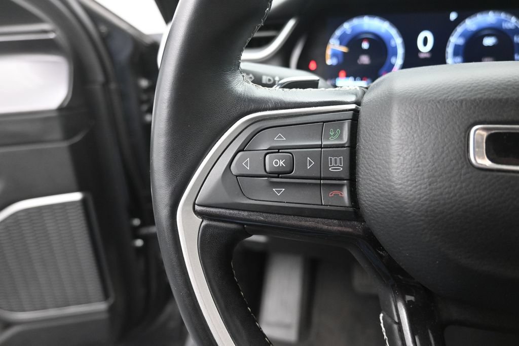 Used 2021 Jeep Grand Cherokee L Laredo AWD/4WD image 6