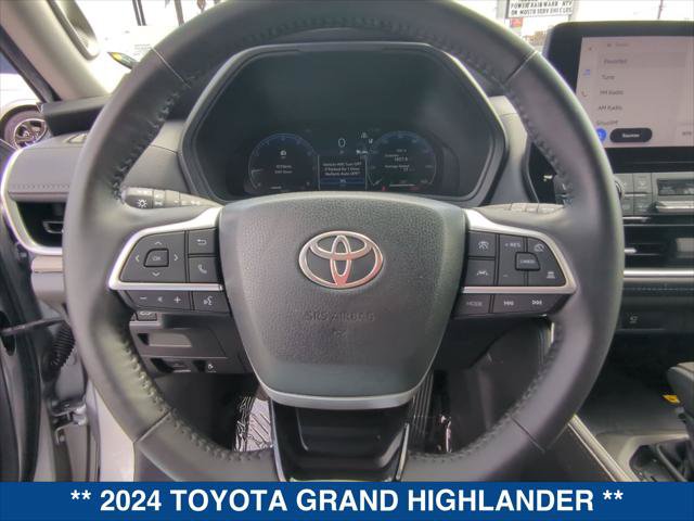 Used 2024 Toyota Grand Highlander AWD image 13