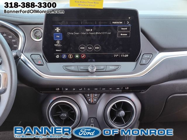 Used 2023 Chevrolet Blazer LT FWD image 18