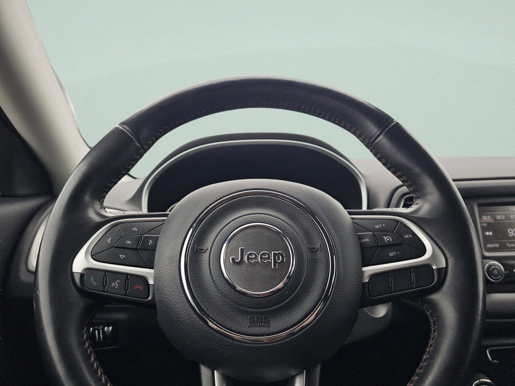 Used 2018 Jeep Compass Latitude image 27