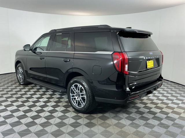 Certified 2025 Ford Expedition Active AWD/4WD image 5