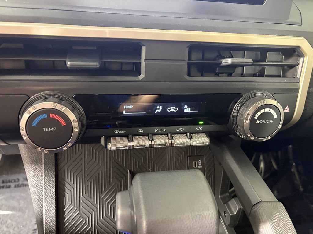 Used 2025 Toyota Tacoma SR AWD/4WD image 18