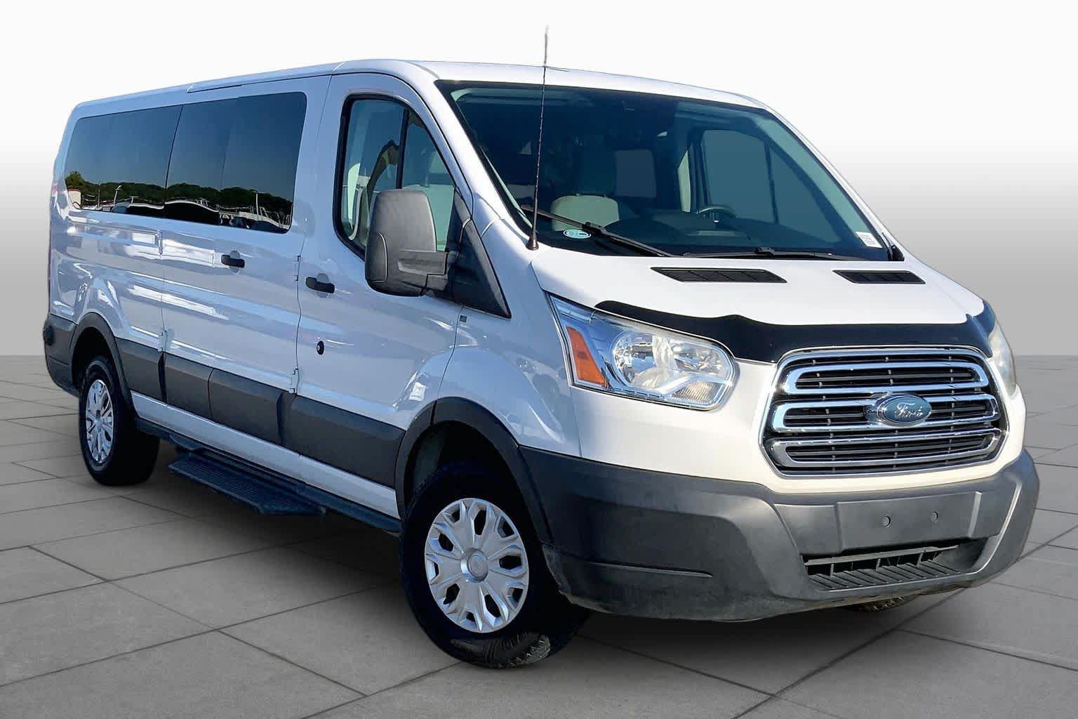 Certified 2019 Ford Transit 350 XLT RWD image 3