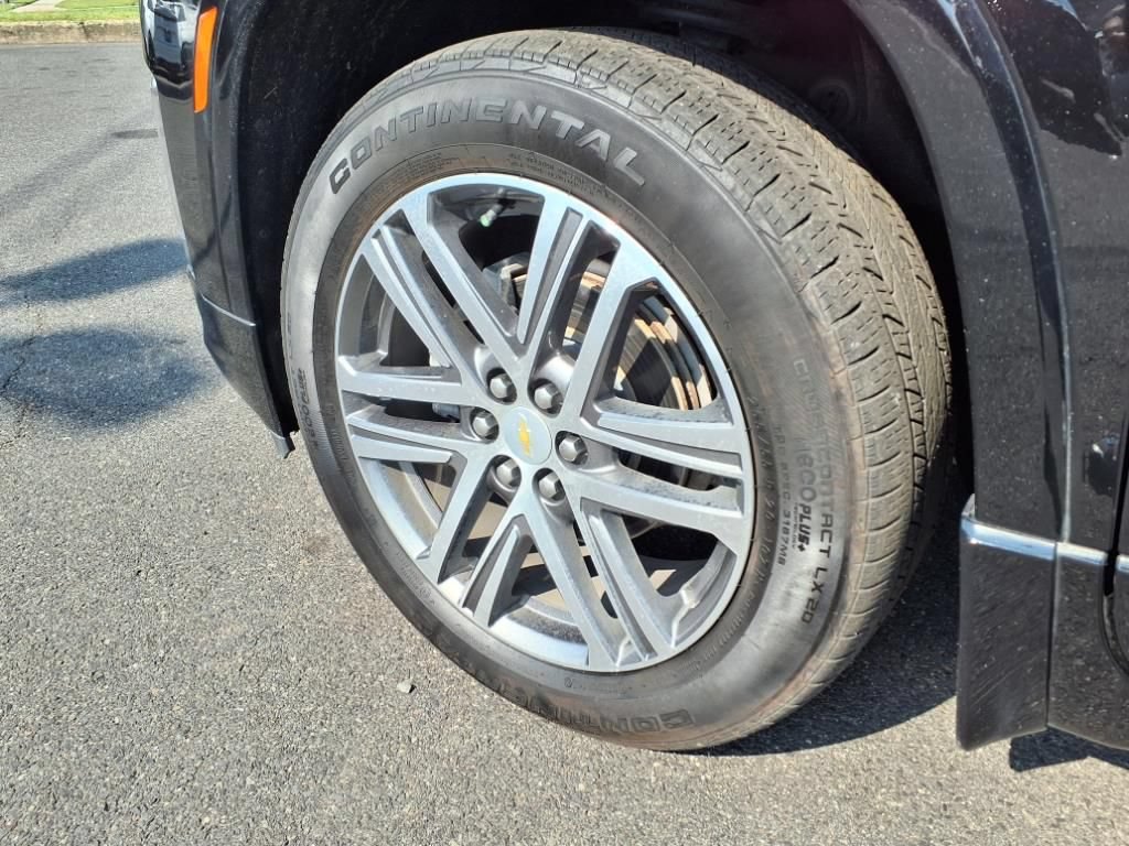 Used 2023 Chevrolet Traverse High Country w/ LPO, Floor Liner Package AWD/4WD image 7