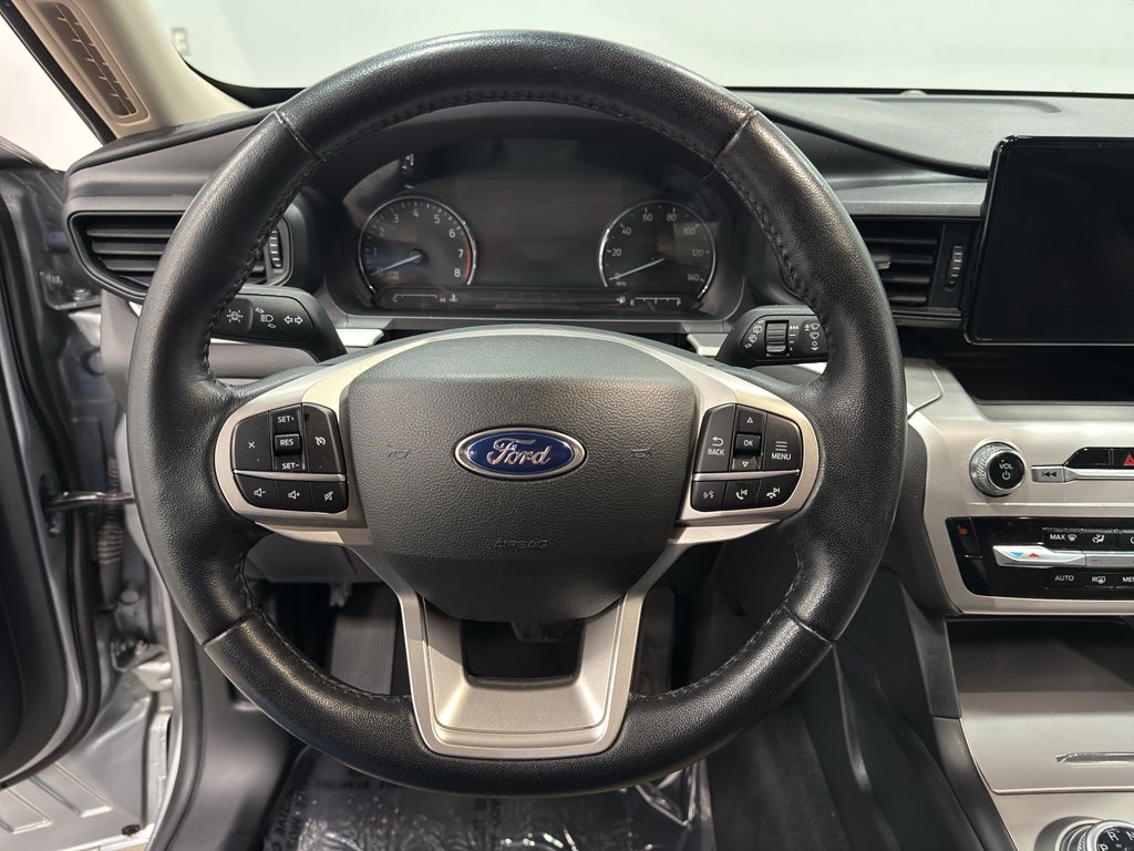 Certified 2022 Ford Explorer XLT w/ Class IV Trailer Tow Package image 16