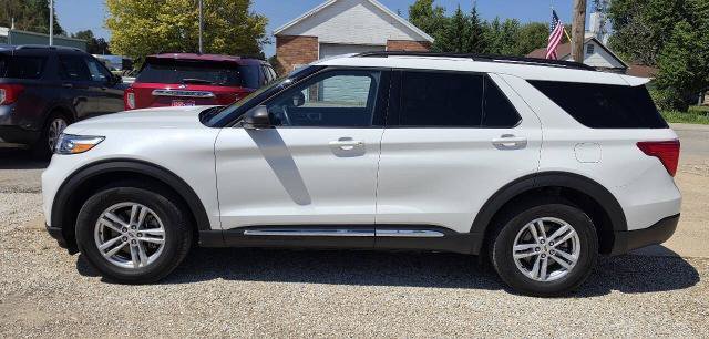 Certified 2024 Ford Explorer XLT w/ Equipment Group 202A AWD/4WD image 5