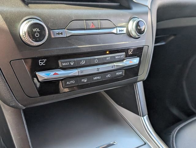 Certified 2020 Ford Explorer XLT w/ Equipment Group 202A image 19