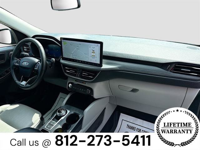 Certified 2023 Ford Escape Platinum AWD/4WD image 29