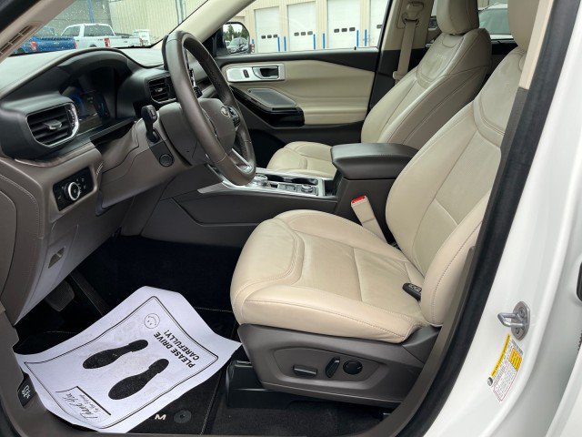 Certified 2024 Ford Explorer Platinum w/ Technology Package AWD/4WD image 21
