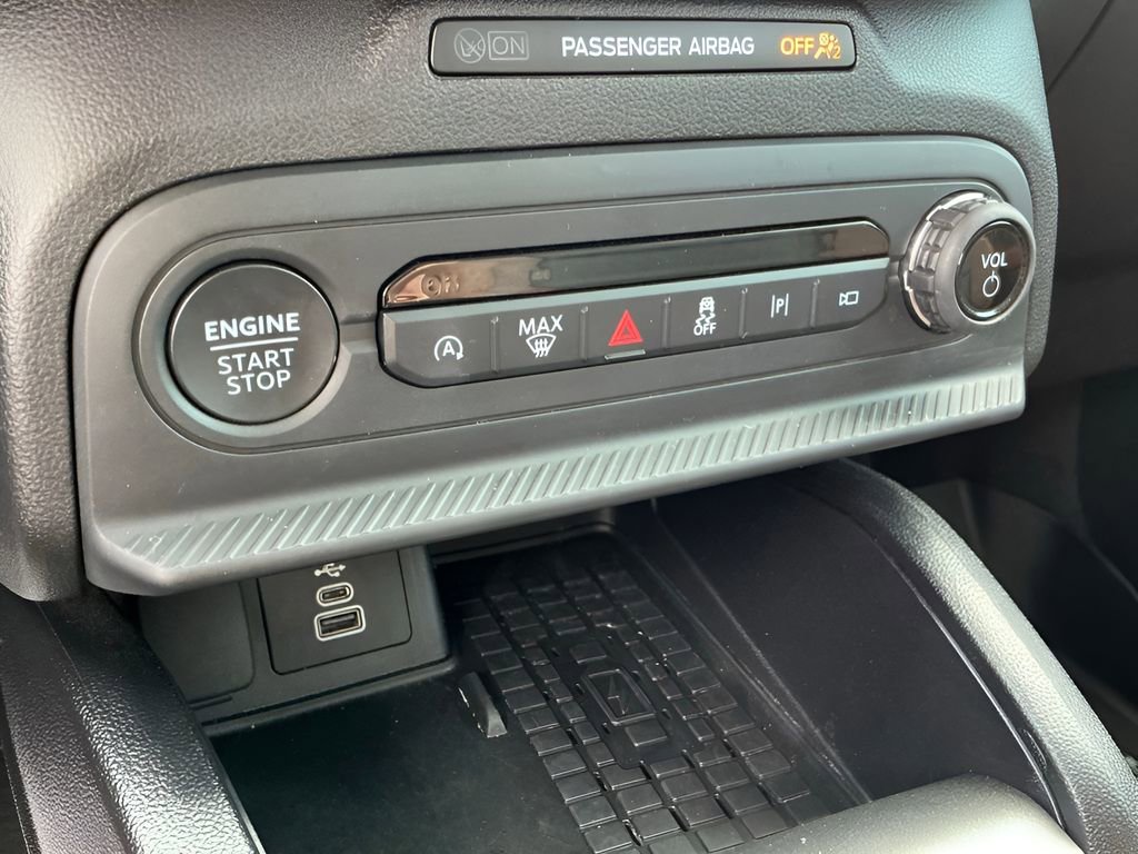 Certified 2025 Ford Bronco Sport Outer Banks w/ Outer Banks Tech Package+ AWD/4WD image 32