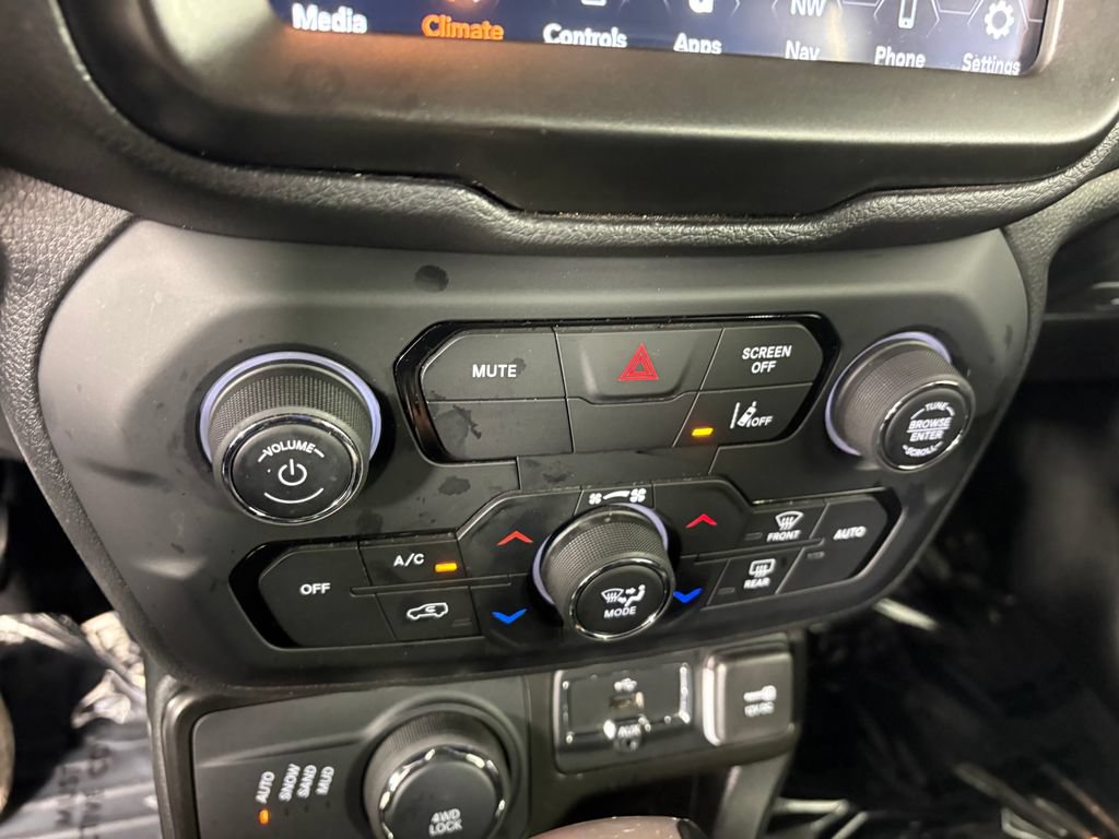 Used 2022 Jeep Renegade Limited AWD/4WD image 18