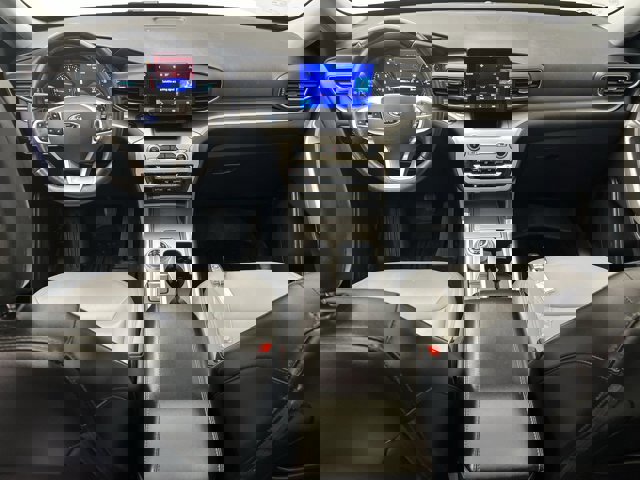 Certified 2021 Ford Explorer XLT w/ Equipment Group 202A image 4