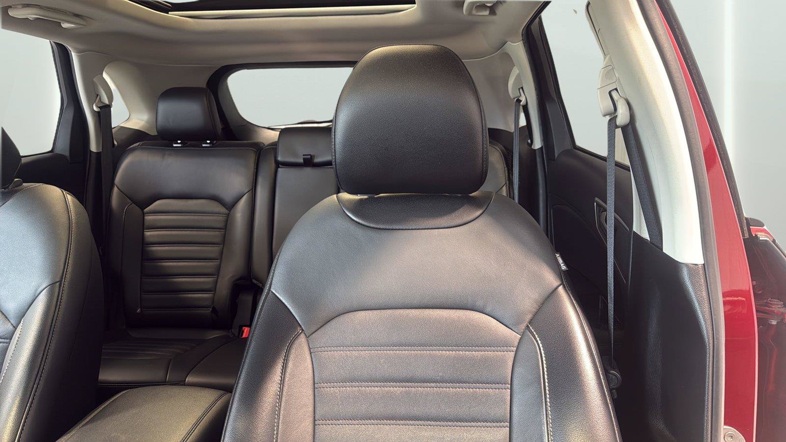 Certified 2018 Ford Edge SEL w/ Equipment Group 201A FWD image 23