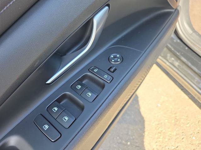 Used 2023 Hyundai Elantra Limited FWD image 21