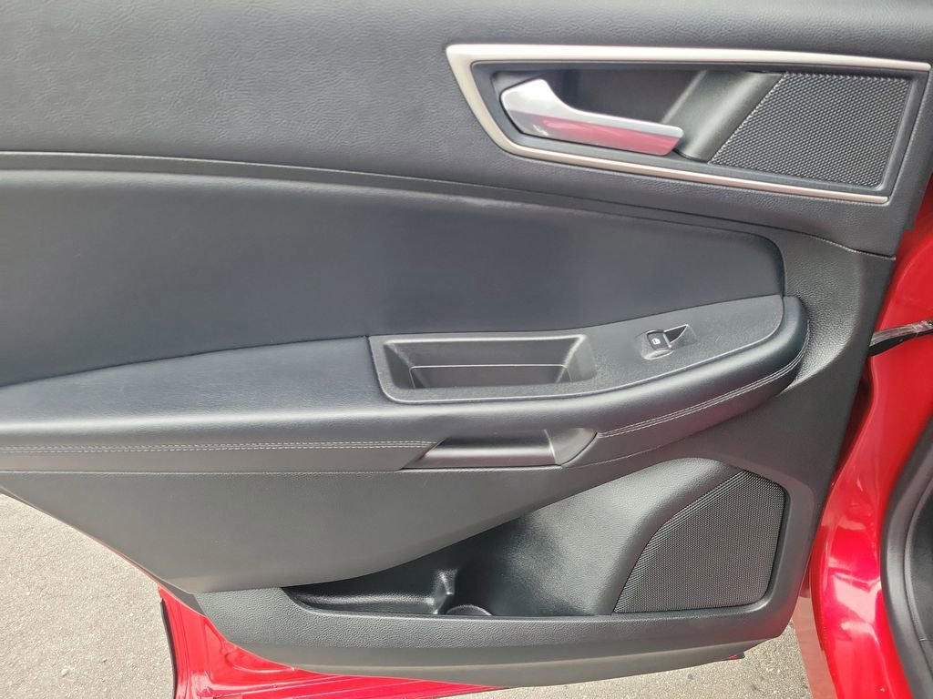 Certified 2022 Ford Edge SEL w/ Convenience Package image 9
