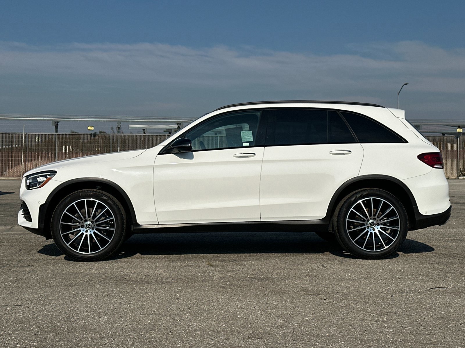 Used 2021 Mercedes-Benz GLC 300 image 2