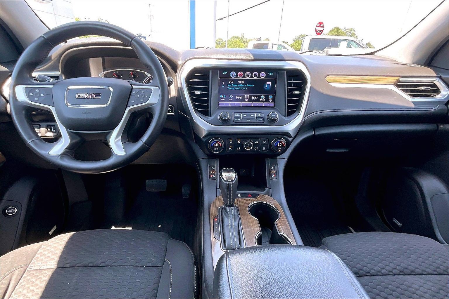 Used 2017 GMC Acadia SLE w/ LPO, Floor Liner Package FWD image 14