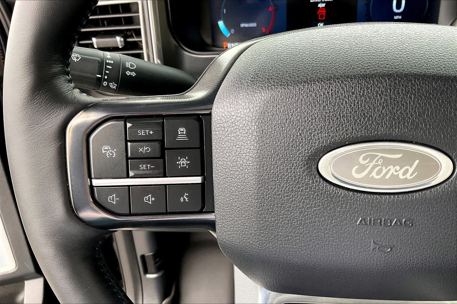 Certified 2025 Ford F250 Platinum w/ Tremor Off-Road Package AWD/4WD image 21
