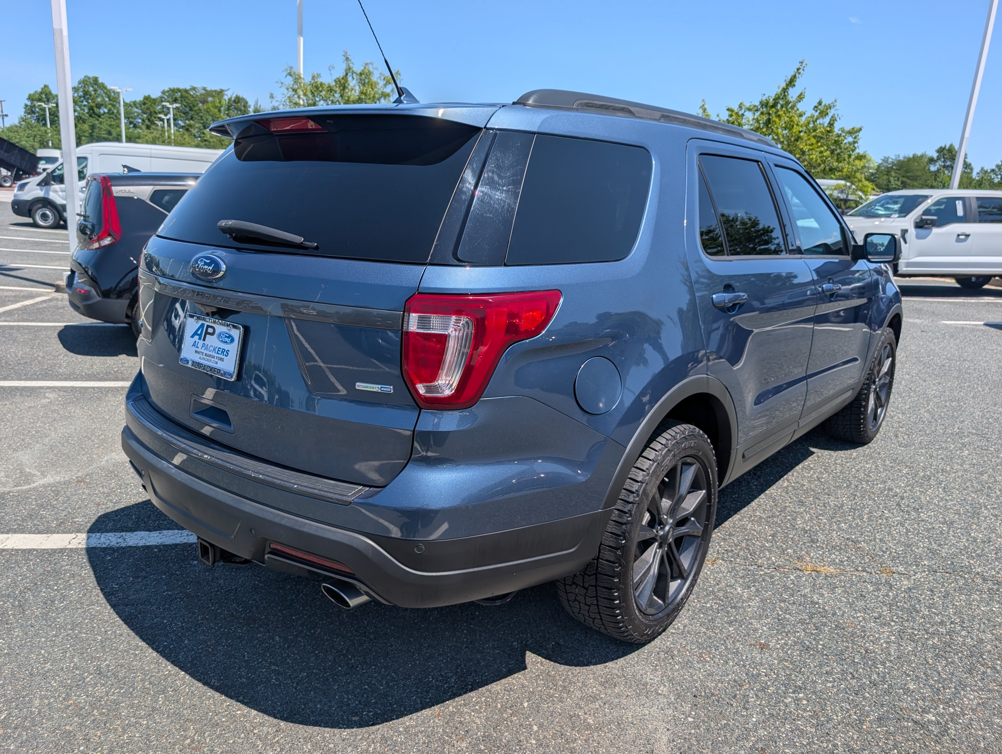 Certified 2018 Ford Explorer XLT w/ Equipment Group 202A AWD/4WD image 3