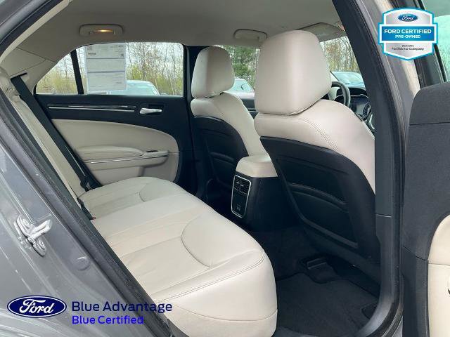 Used 2017 Chrysler 300 Limited AWD/4WD image 17