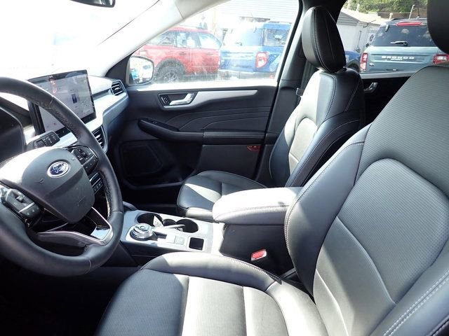 Certified 2023 Ford Escape Platinum AWD/4WD image 17