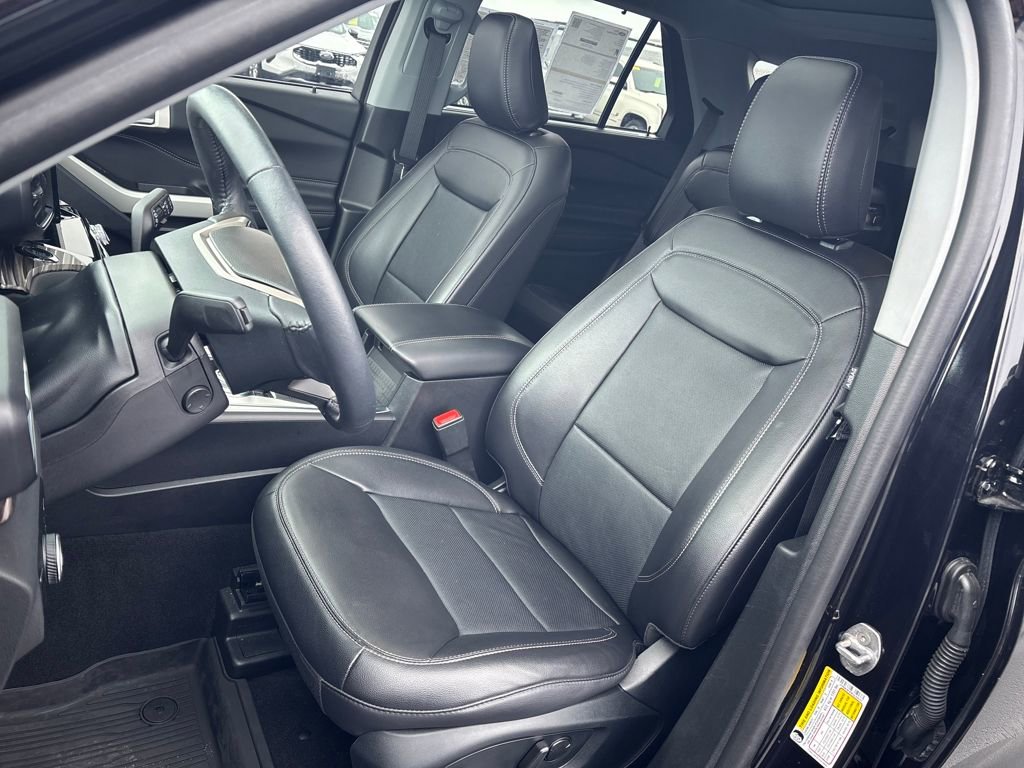 Certified 2023 Ford Explorer Limited w/ Equipment Group 301A image 11