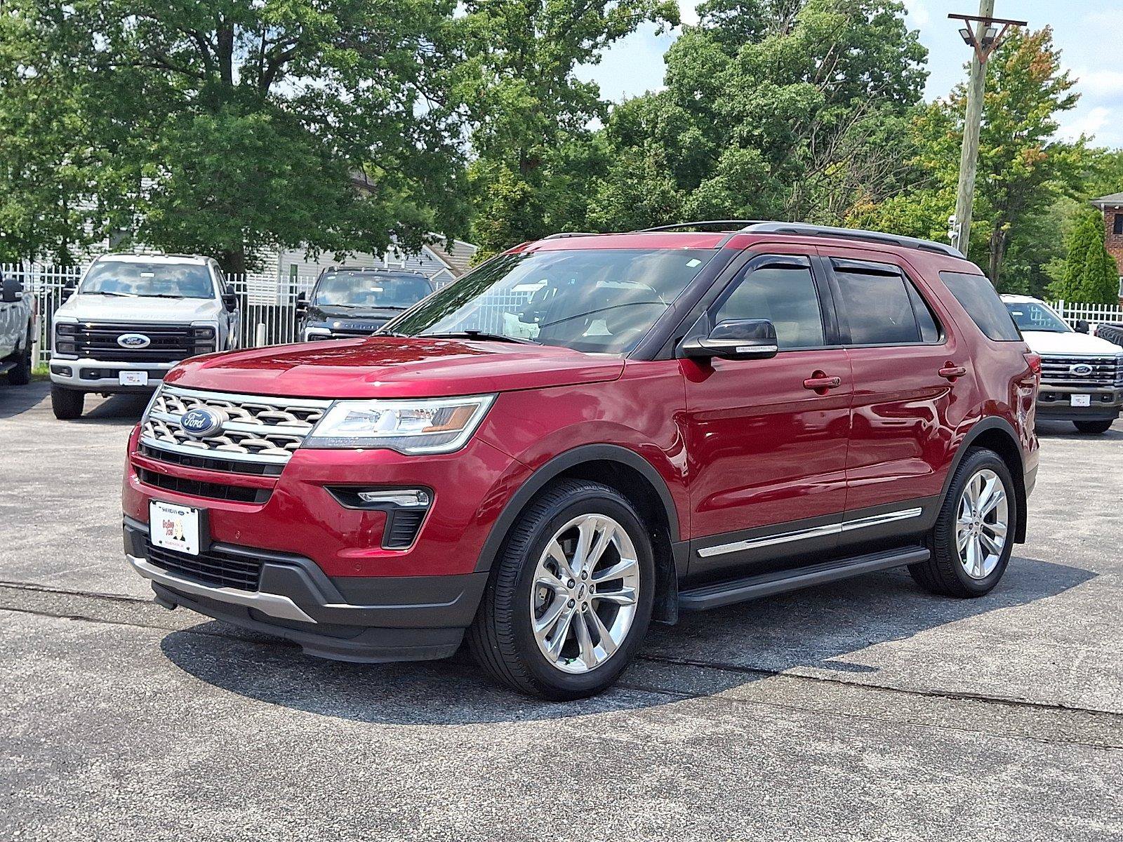 Certified 2018 Ford Explorer XLT w/ Equipment Group 202A AWD/4WD image 3