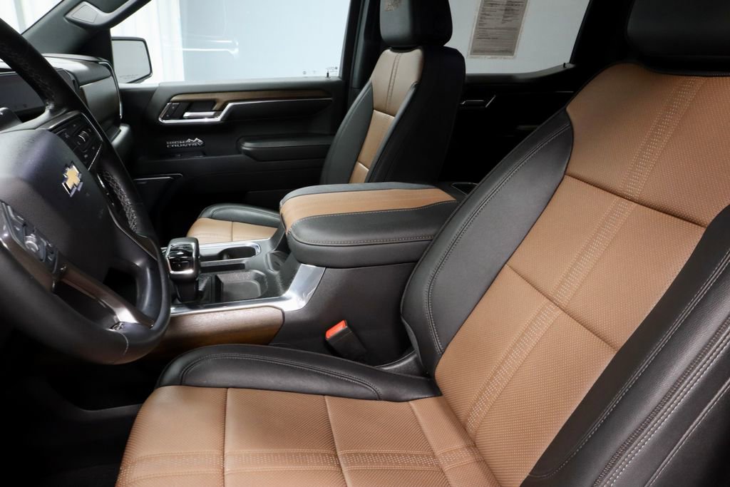 Used 2023 Chevrolet Silverado 1500 High Country w/ High Country Premium Package AWD/4WD image 24