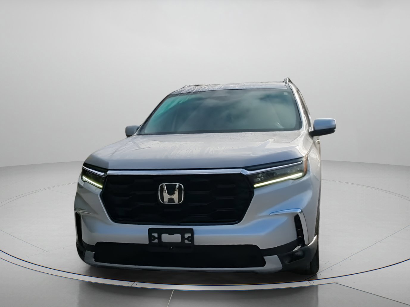 Used 2024 Honda Pilot Touring image 2