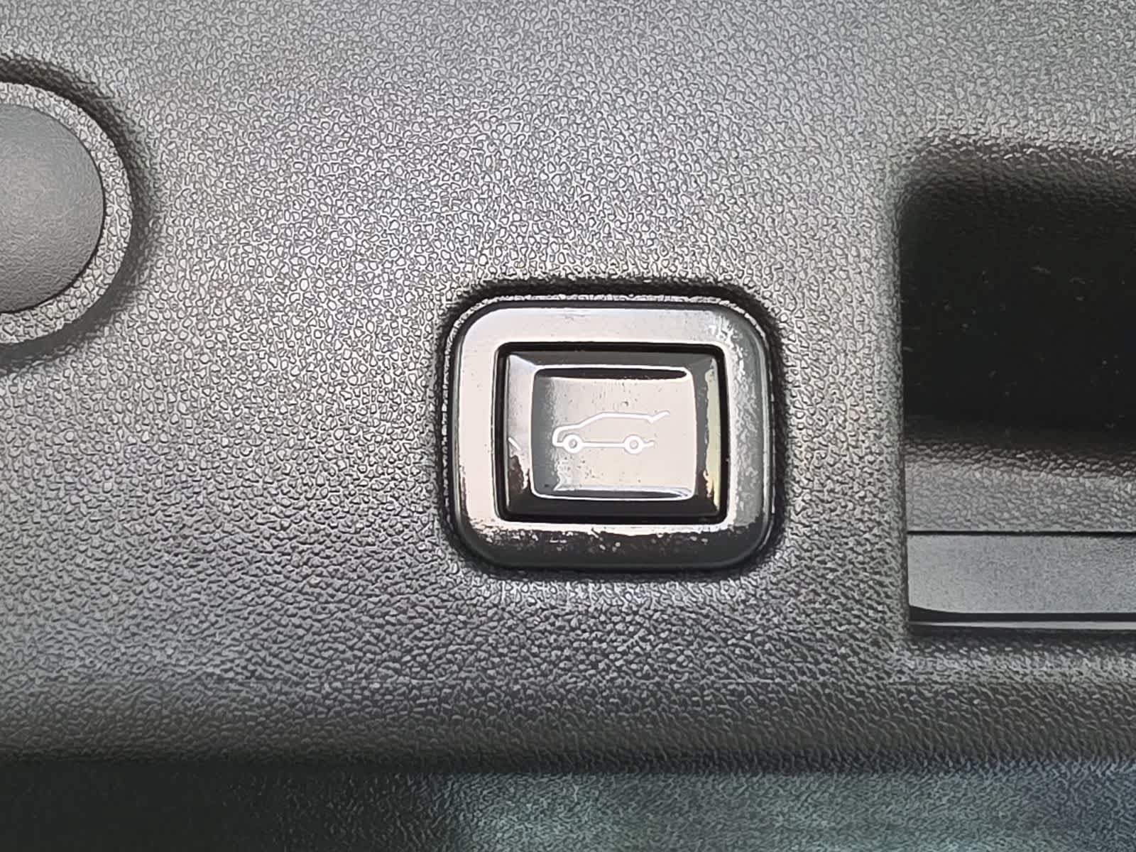 Used 2020 Chevrolet Equinox Premier AWD/4WD image 32