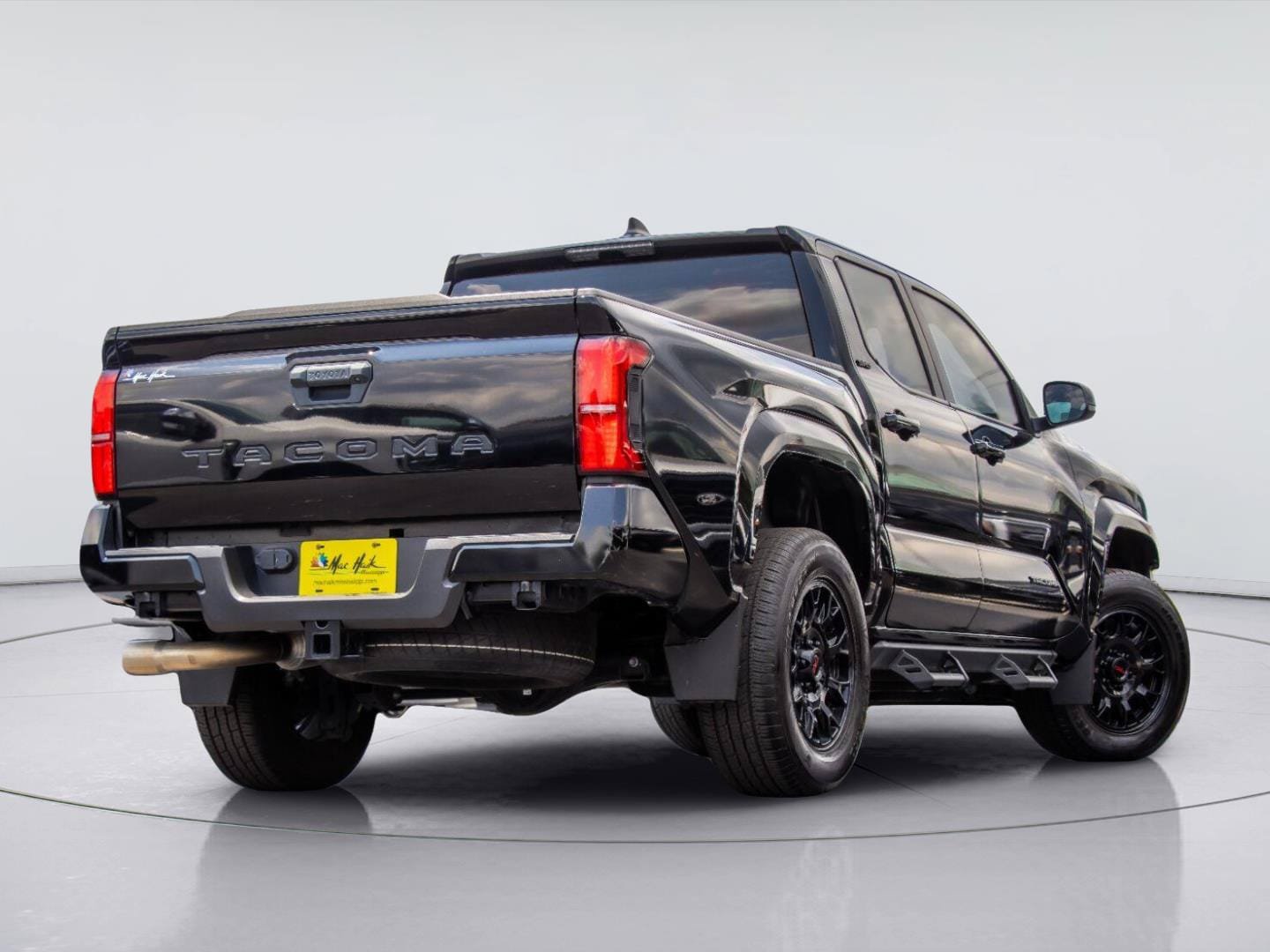 Used 2024 Toyota Tacoma SR5 RWD image 4