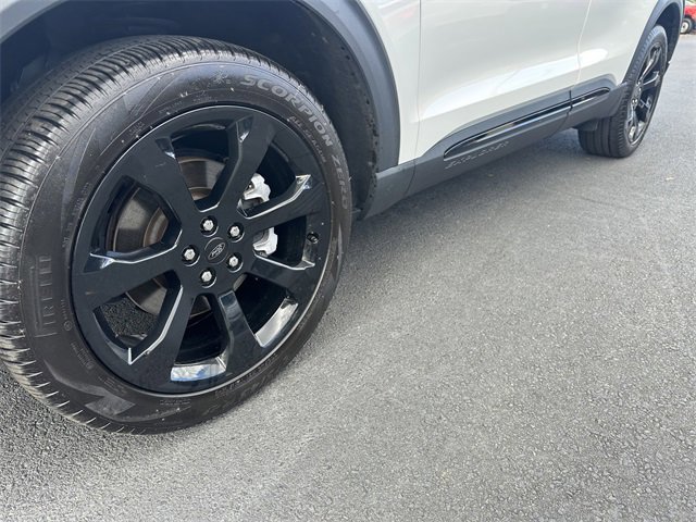 Certified 2022 Ford Explorer ST-Line w/ Class IV Trailer Tow Package image 13