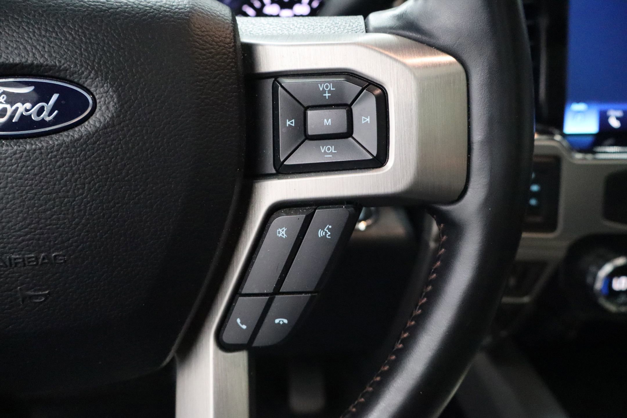 Certified 2022 Ford F250 Platinum w/ FX4 Off-Road Package image 30