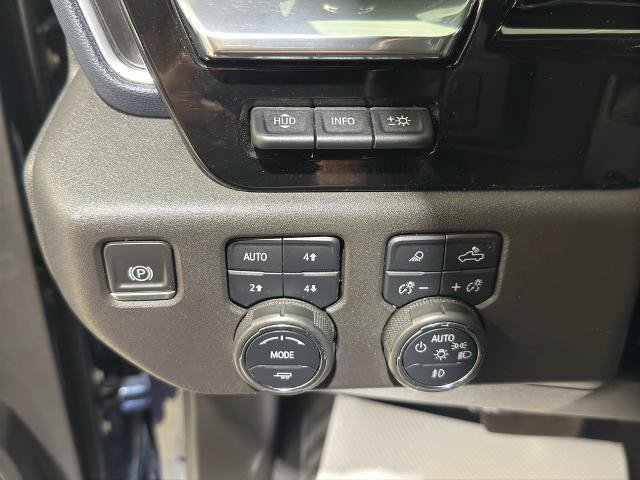 Used 2022 Chevrolet Silverado 1500 High Country w/ Technology Package AWD/4WD image 13