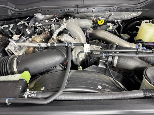 Certified 2021 Ford F350 Platinum w/ Tremor Off-Road Package AWD/4WD image 8