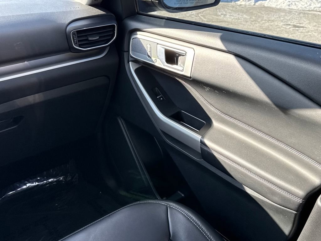 Certified 2023 Ford Explorer XLT w/ Equipment Group 202A image 16