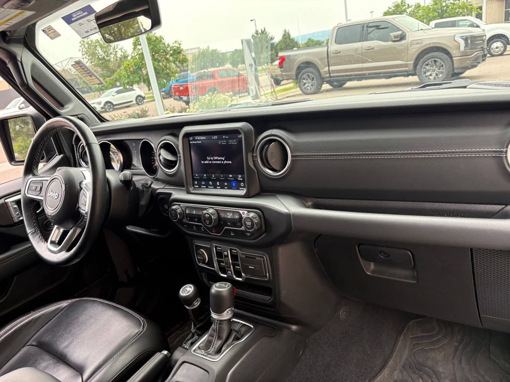 Used 2022 Jeep Gladiator Overland w/ Popular Equipment Package AWD/4WD image 31