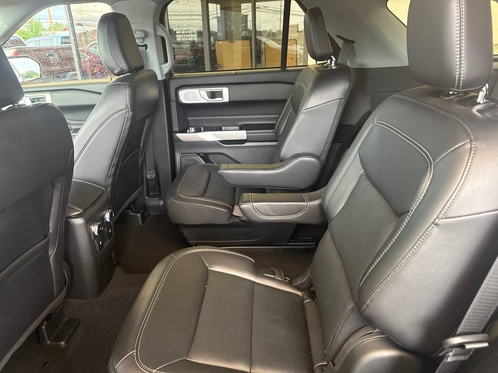Certified 2024 Ford Explorer Limited w/ Limited Technology Package AWD/4WD image 15
