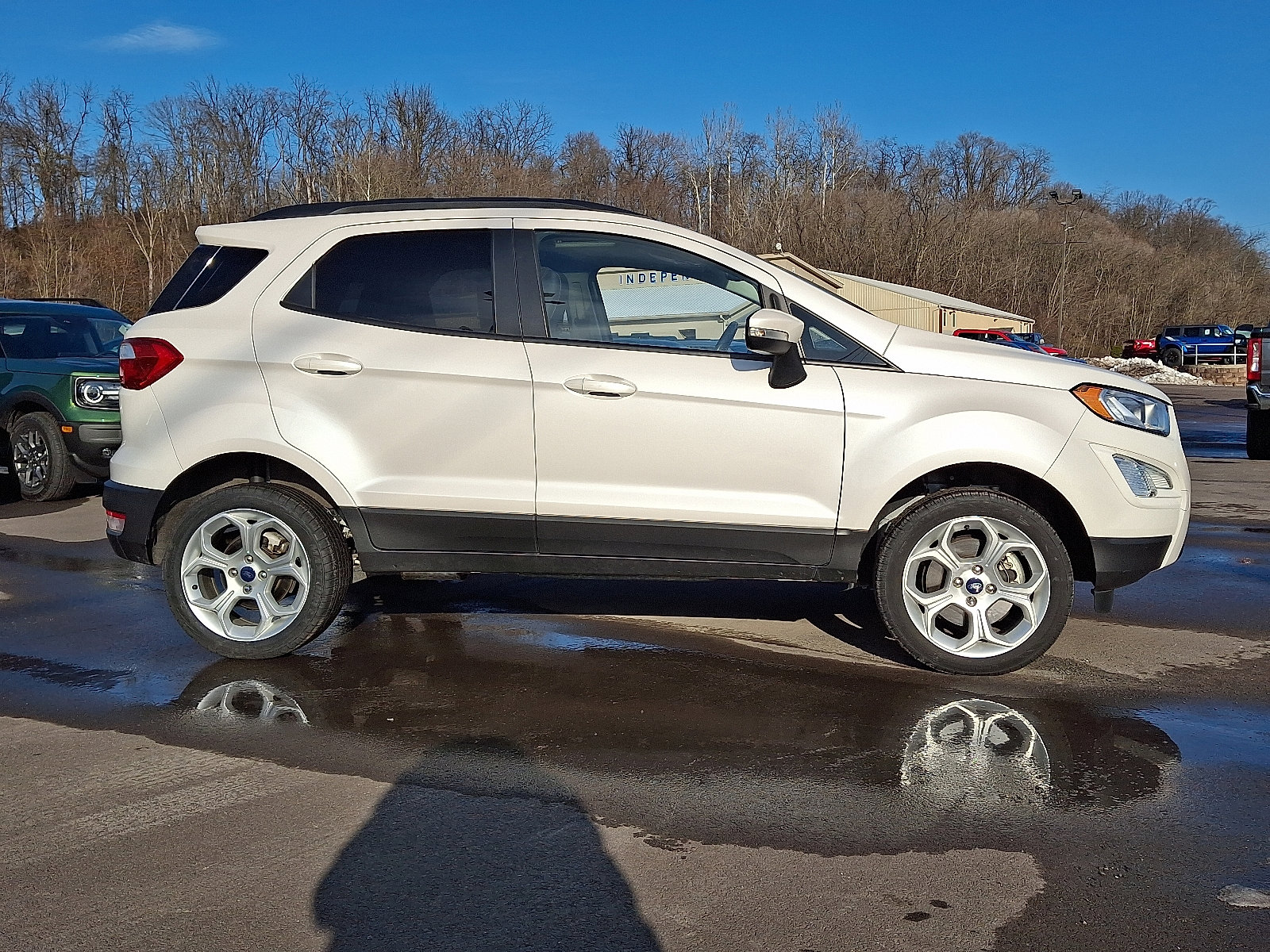 Certified 2022 Ford EcoSport SE w/ SE Appearance Package image 12