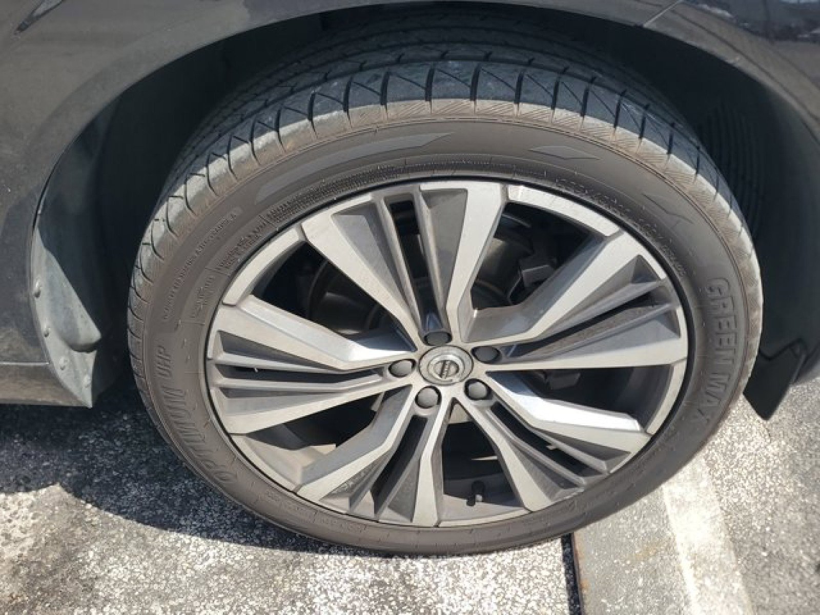 Used 2022 Volvo XC60 B5 Momentum w/ Protection Package Premier FWD image 9