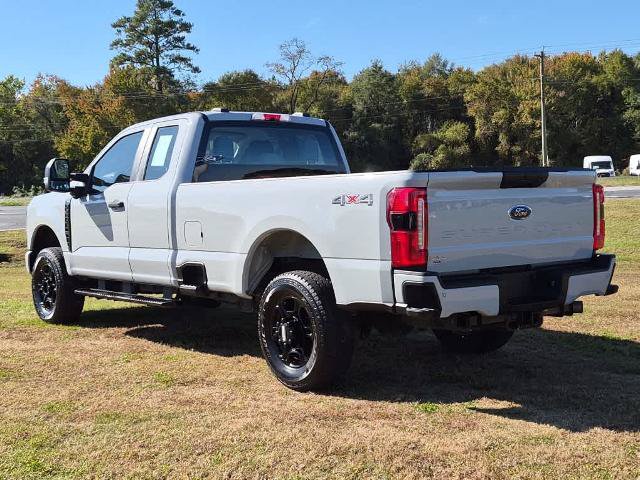 Certified 2025 Ford F250 XL w/ STX Appearance Package AWD/4WD image 4