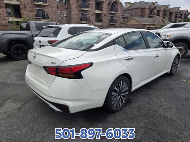 Used 2024 Nissan Altima 2.5 SV w/ SV Premium Package FWD image 4
