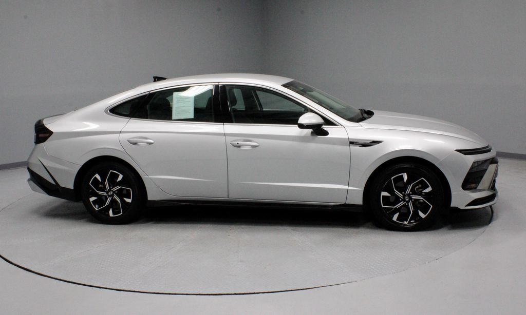 Used 2025 Hyundai Sonata SEL FWD image 5
