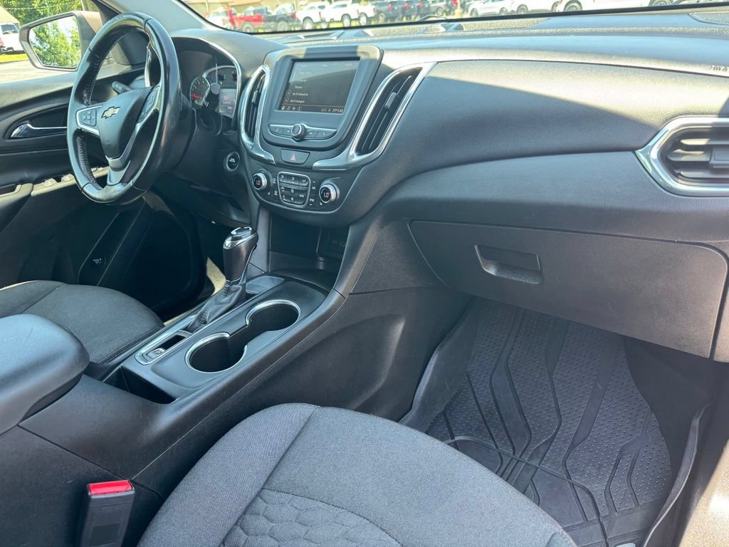 Used 2019 Chevrolet Equinox LT w/ Driver Convenience Package FWD image 18